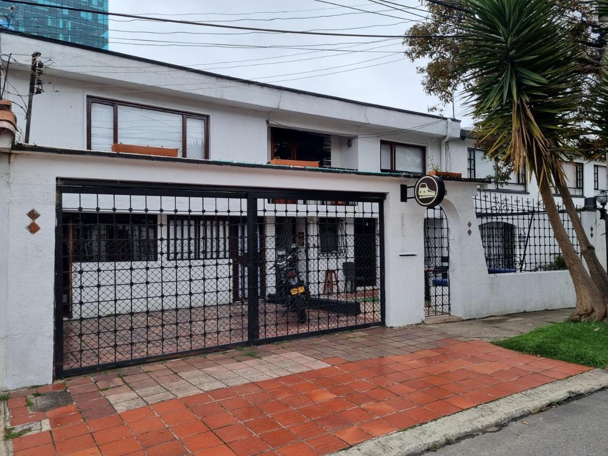 Acogedor Hostal Usaquen La Parada Del Tren Bogota Exterior photo